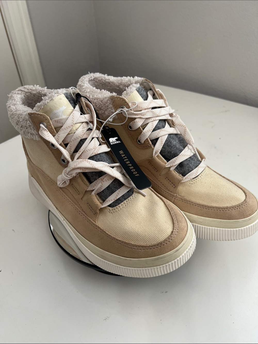 Sorel Women's Beige and Cream Canvas Waterproof Winter Lace-Up Boots Size 8